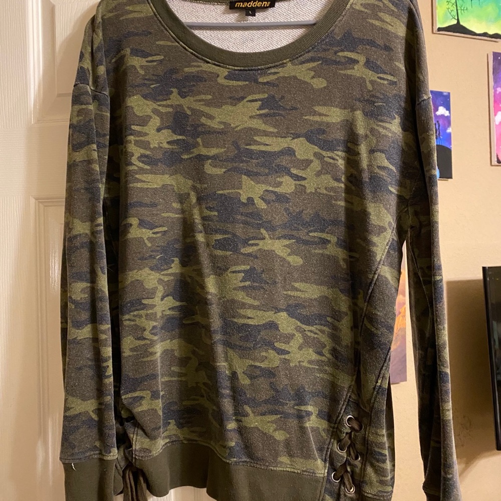 Camo crewneck